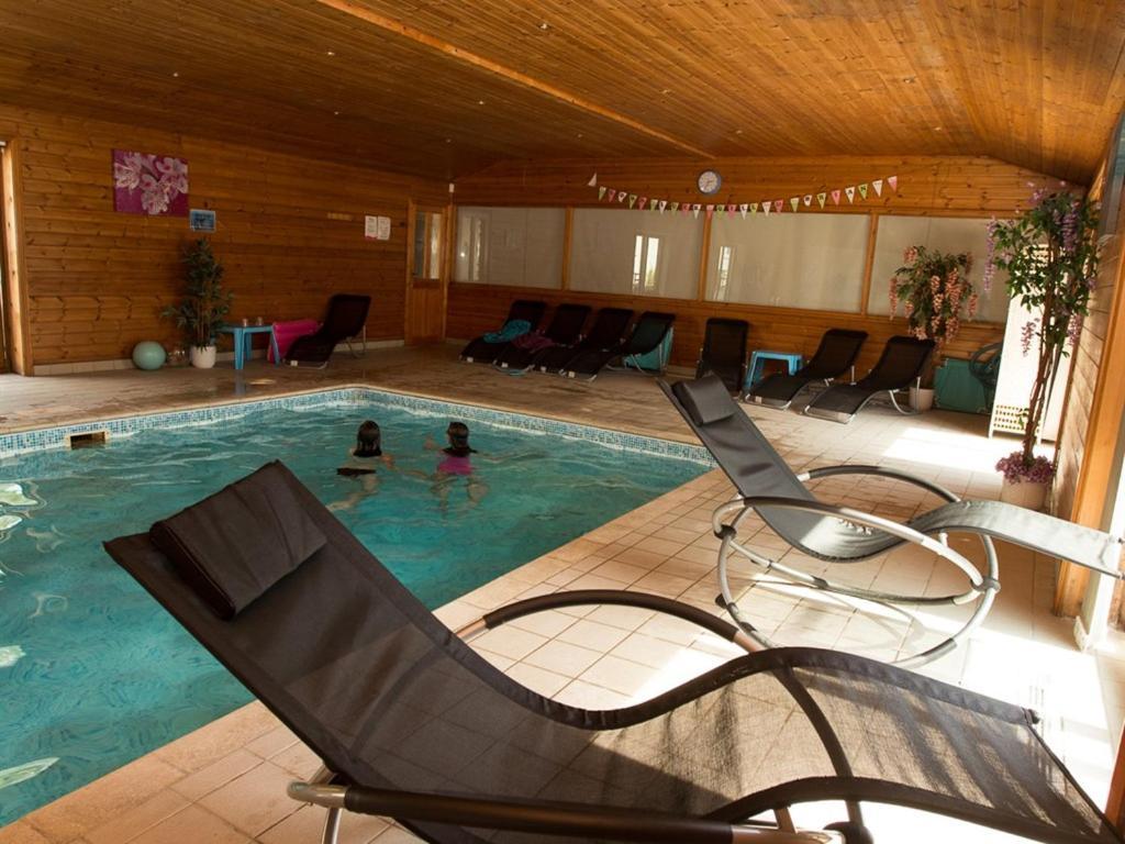 Treetops Cottages & Spa Grimsby Exterior photo