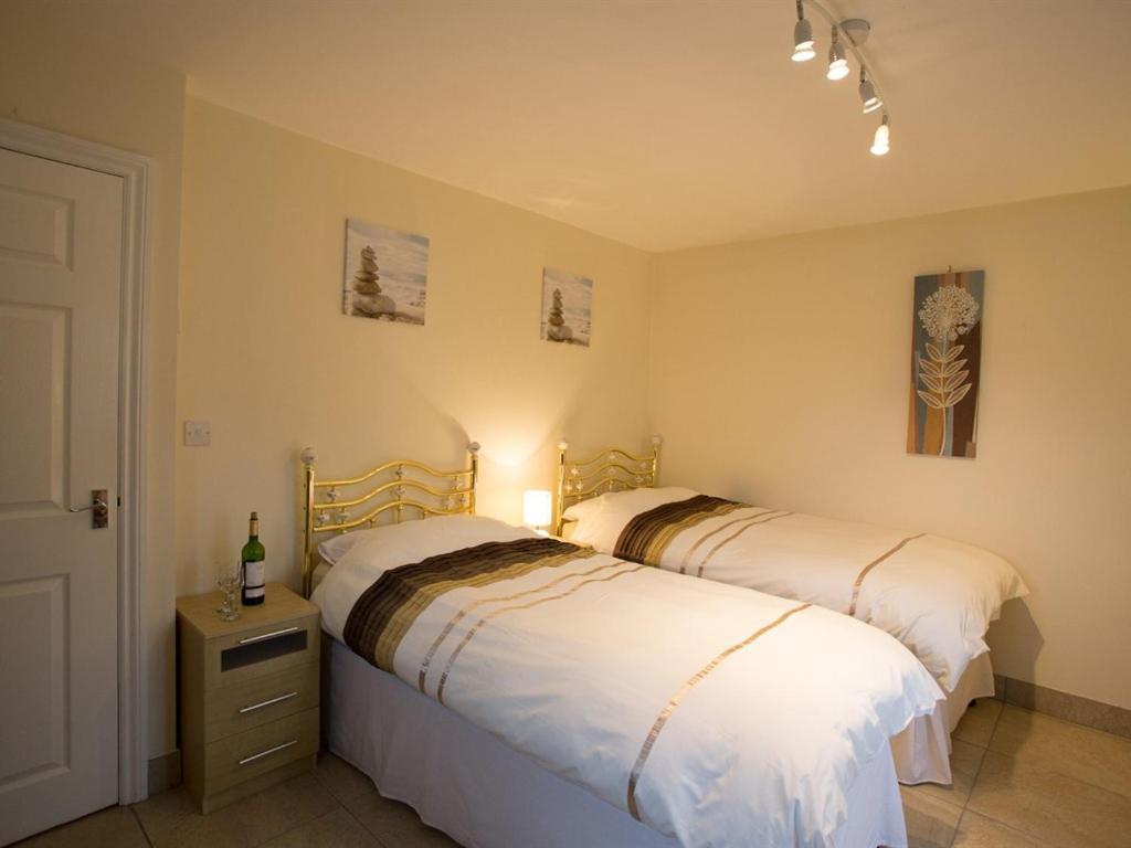 Treetops Cottages & Spa Grimsby Exterior photo